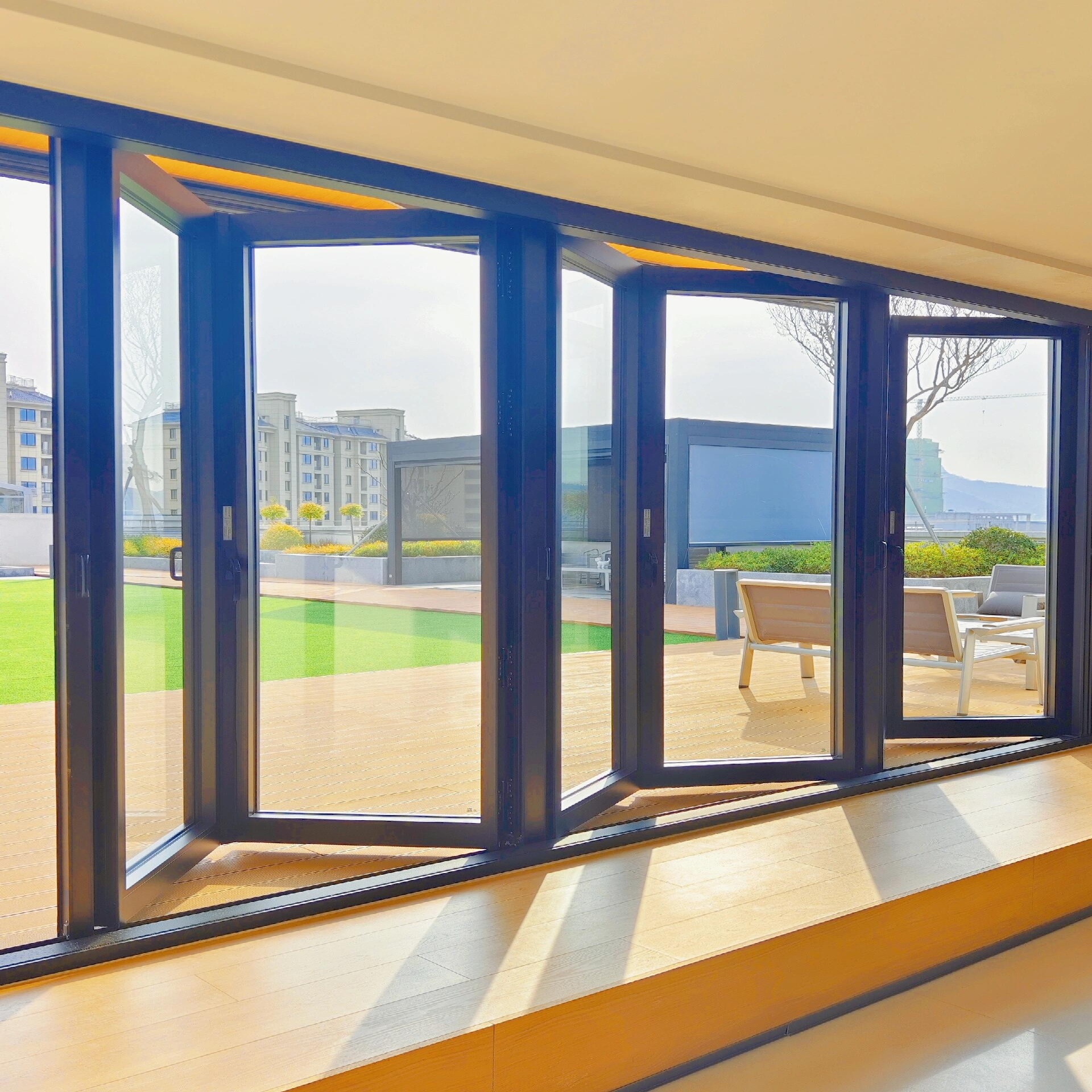 Exterior Thermal Break Aluminium Bi-fold Doors Double Tempered Glass Balcony Patio Accordion Doors