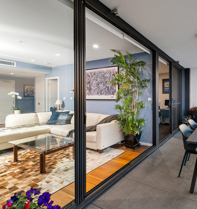 Australian Modern Design Aluminium Panoramic External Sliding Doors Commercial Exterior Balconies with Mosquito Net