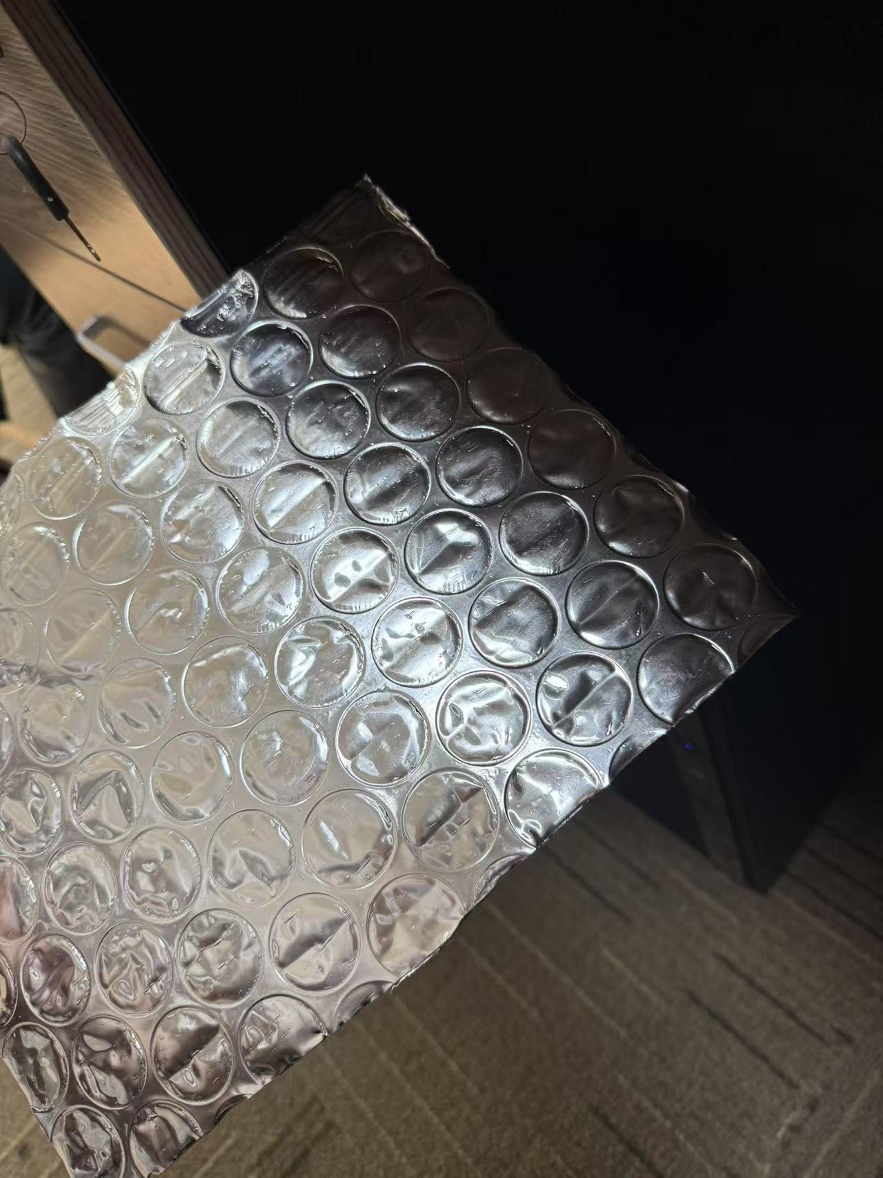 Double-Sided Reflective Aluminum Bubble Wrap Roll - Thermal Insulation Sheet for Windows, Pipes, Warehouse Temperature Control